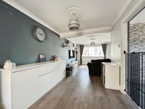 Lounge/Diner- click for photo gallery
